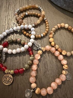 Stackable Women’s Beaded Bracelet Set in Peach, White, Brown and Red